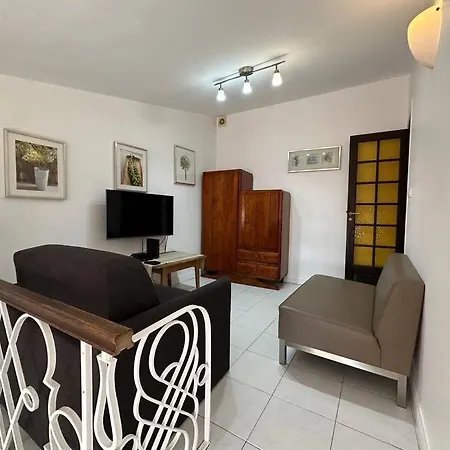 Holiday home Pavillon Saint Clair La Campagne Au Bord De L Eau Et 2 Velos